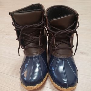 Duck boots